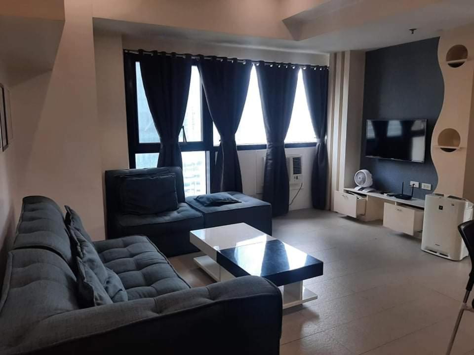 Spacious 2 Bedroom Unit With Pool Manilla Buitenkant foto
